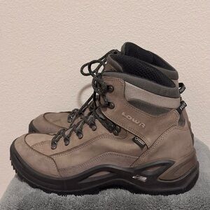 Lowa Renegade GTX Mid Hiking Boots Womens Gray Goretex Waterproof.